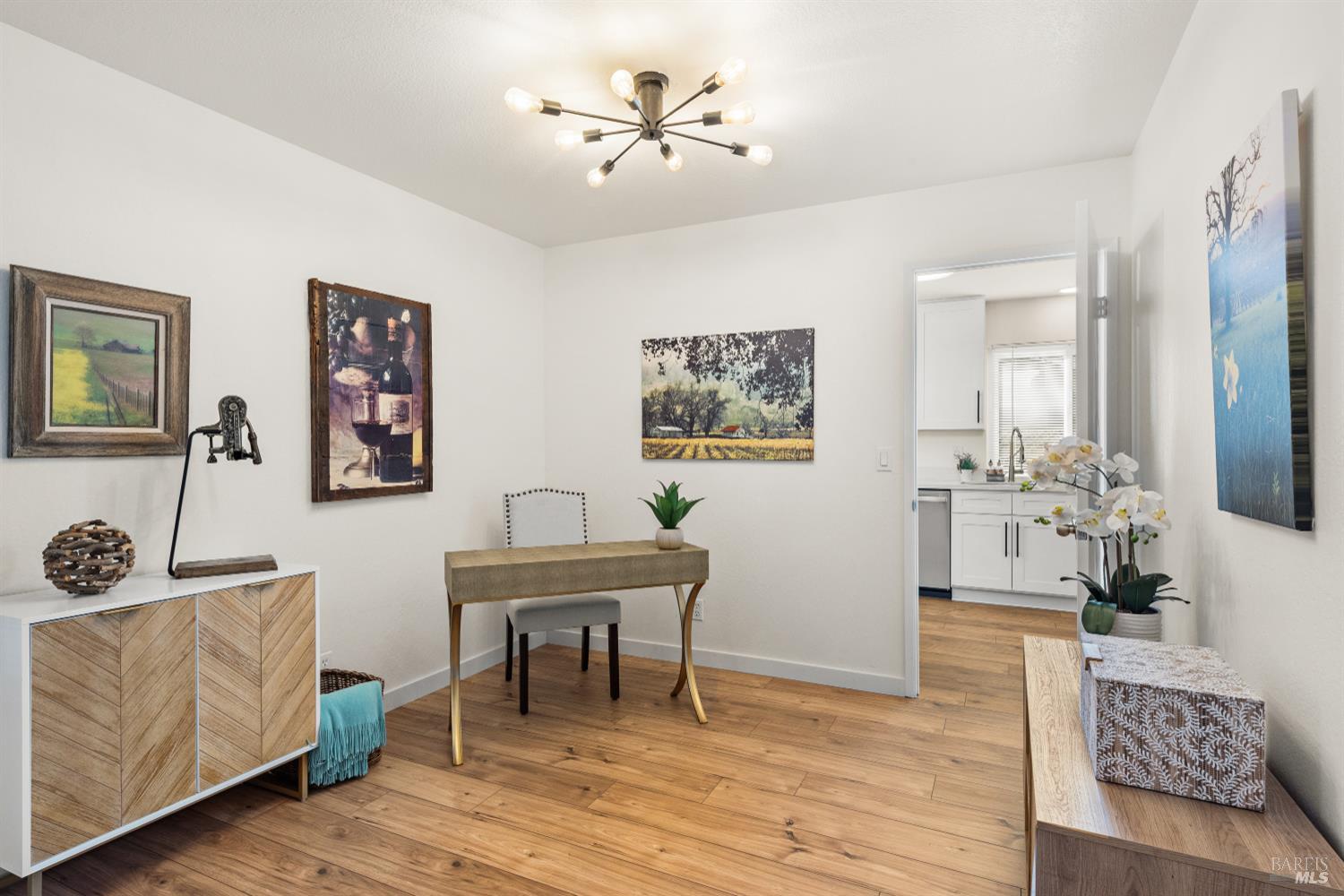 Detail Gallery Image 7 of 35 For 4127 Siskiyou Ave, Santa Rosa,  CA 95405 - 3 Beds | 2 Baths