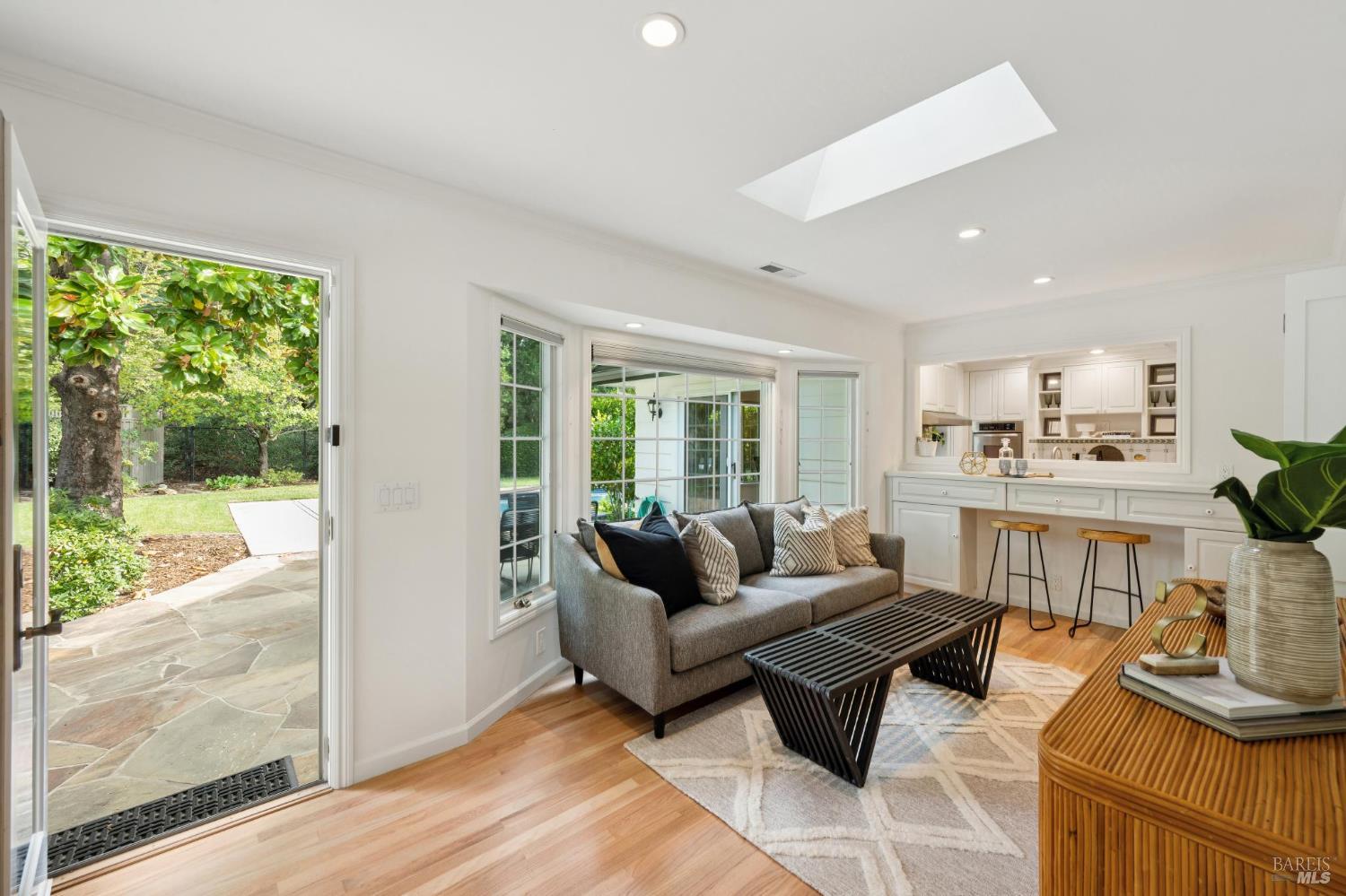 Detail Gallery Image 17 of 31 For 49 Don Timoteo Ct, Sonoma,  CA 95476 - 3 Beds | 3 Baths