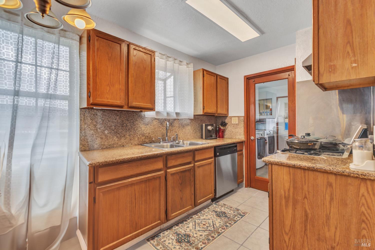 Detail Gallery Image 10 of 24 For 129 S 35th St, Richmond,  CA 94804 - 3 Beds | 1/1 Baths