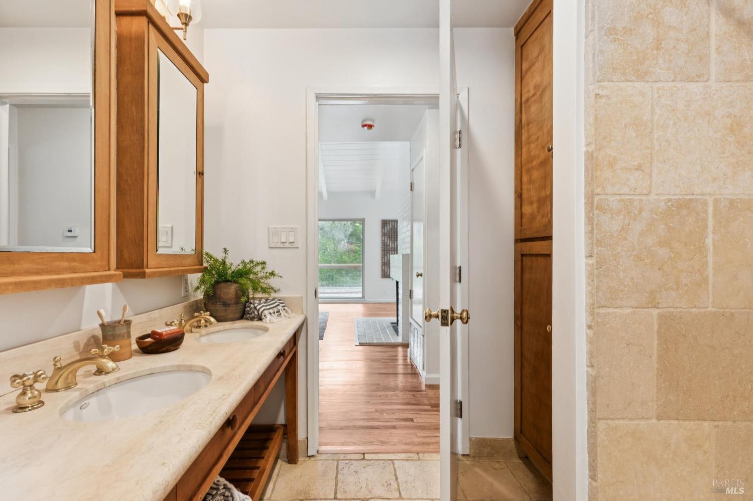 Detail Gallery Image 30 of 62 For 362 Pine Hill Rd, Mill Valley,  CA 94941 - 3 Beds | 2 Baths