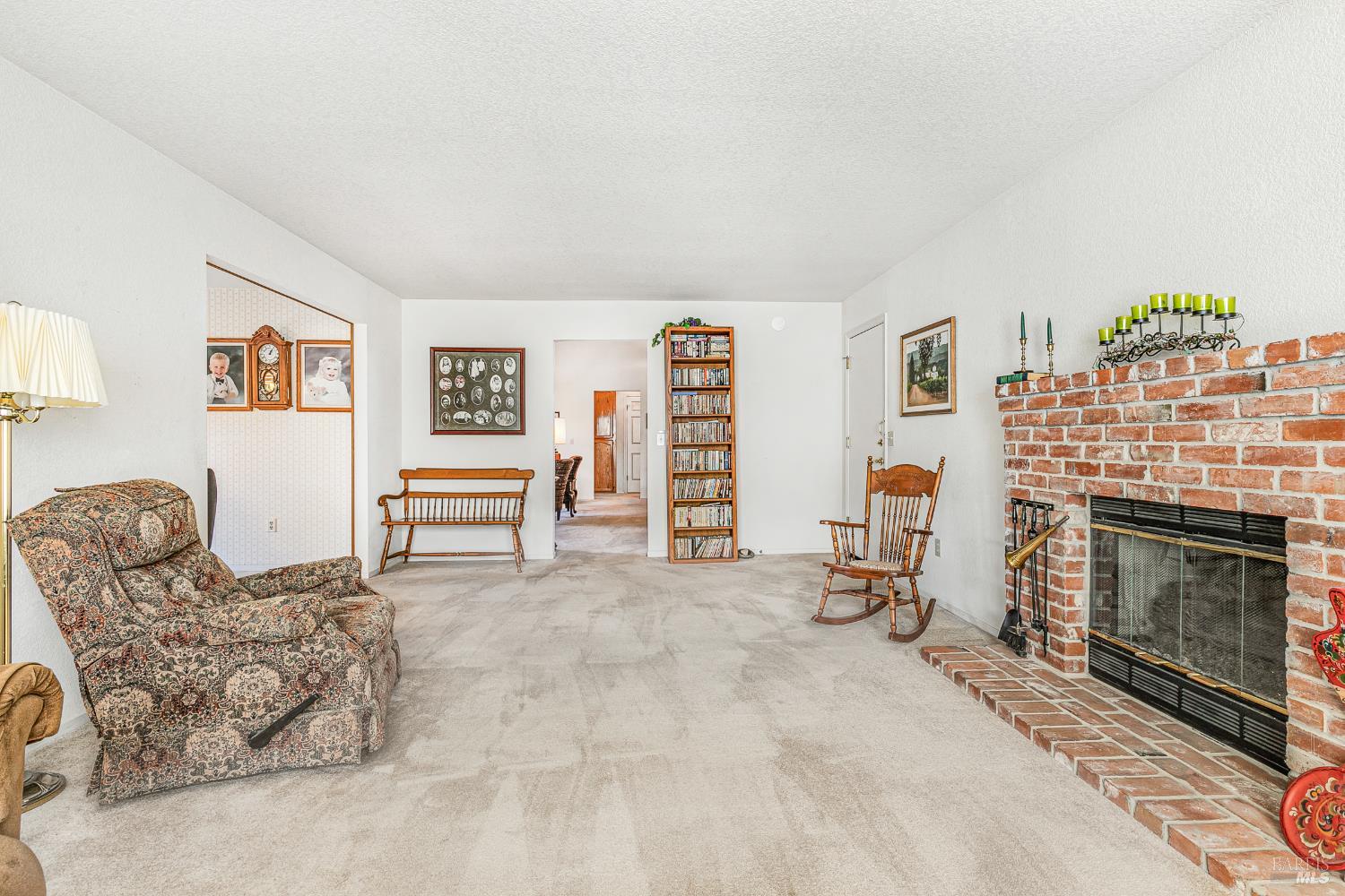 Detail Gallery Image 12 of 56 For 240 Silver Creek Cir, Santa Rosa,  CA 95409 - 3 Beds | 2 Baths