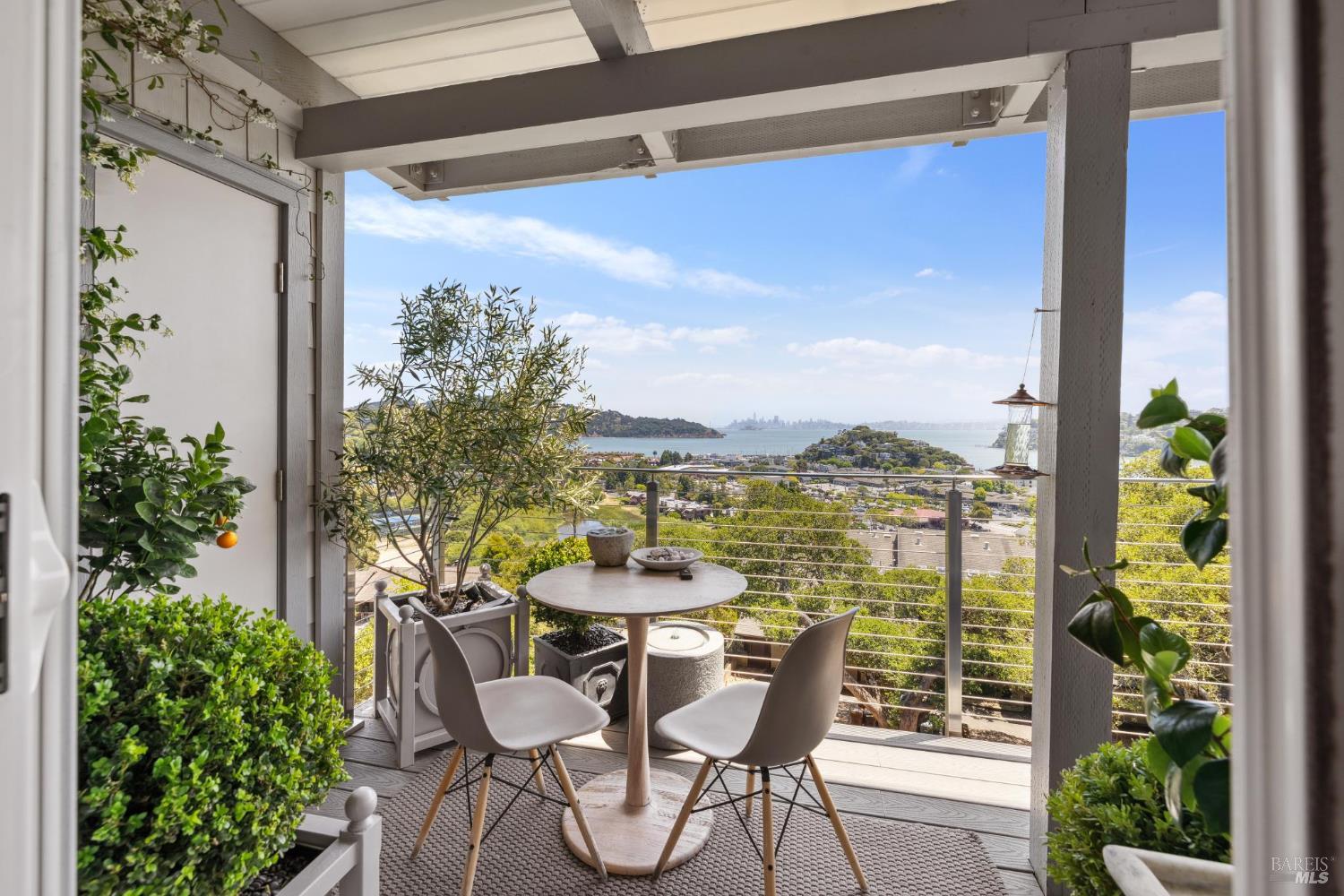 Detail Gallery Image 13 of 27 For 45 Harbor Oak Dr #14,  Tiburon,  CA 94920 - 1 Beds | 1 Baths