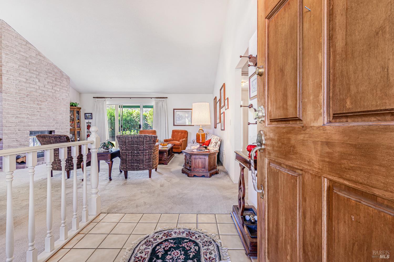 Detail Gallery Image 3 of 56 For 240 Silver Creek Cir, Santa Rosa,  CA 95409 - 3 Beds | 2 Baths