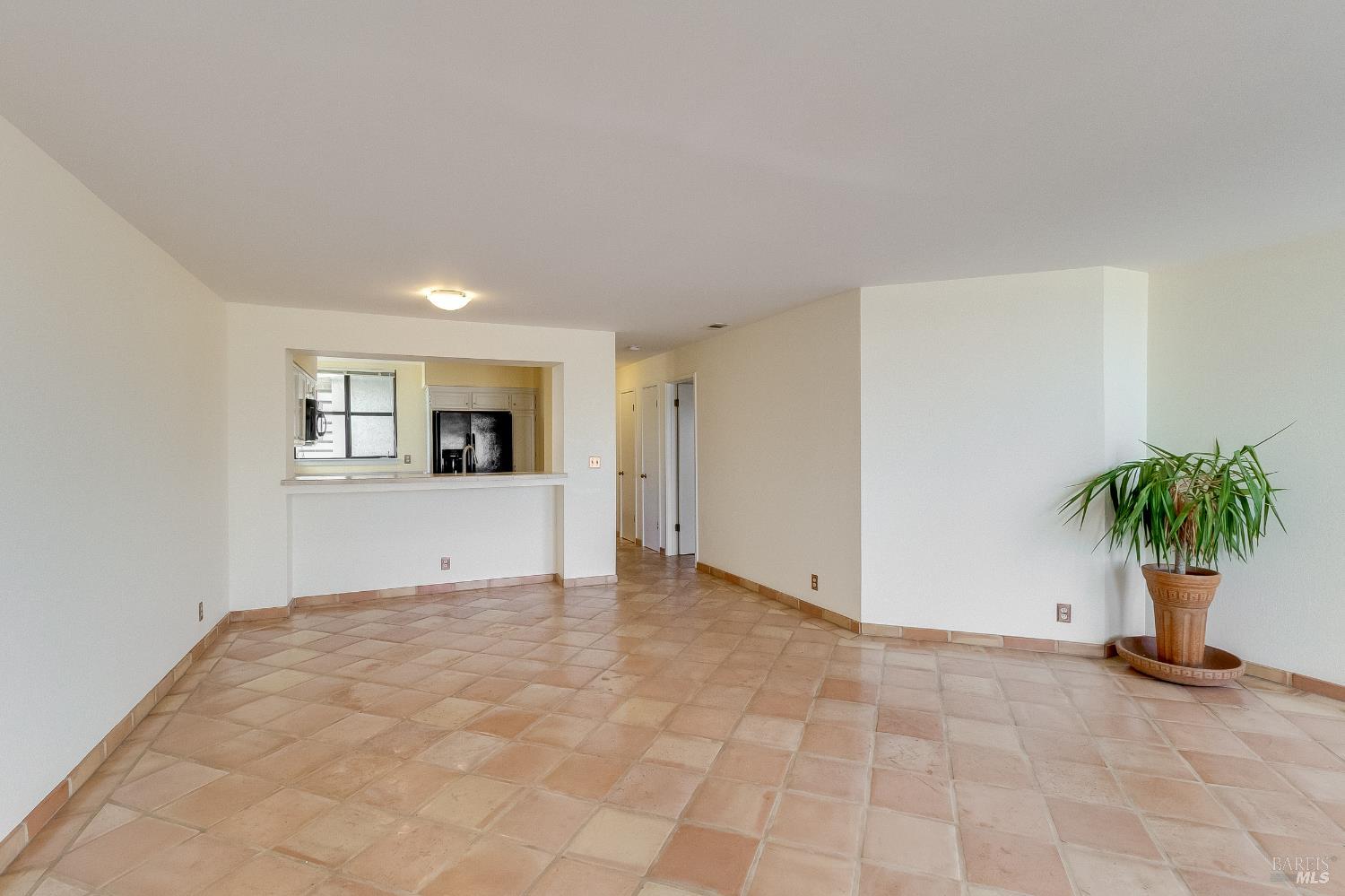 Detail Gallery Image 12 of 56 For 171 Nantucket Ln, Vallejo,  CA 94590 - 1 Beds | 1 Baths