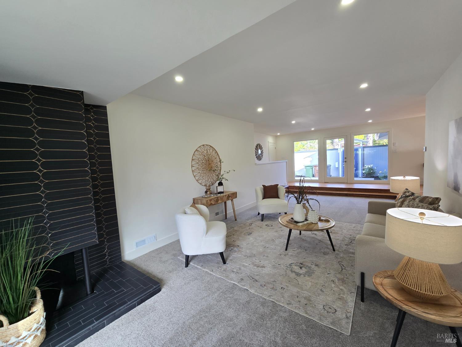 Detail Gallery Image 9 of 31 For 19 Unionstone Dr, San Rafael,  CA 94903 - 3 Beds | 2 Baths