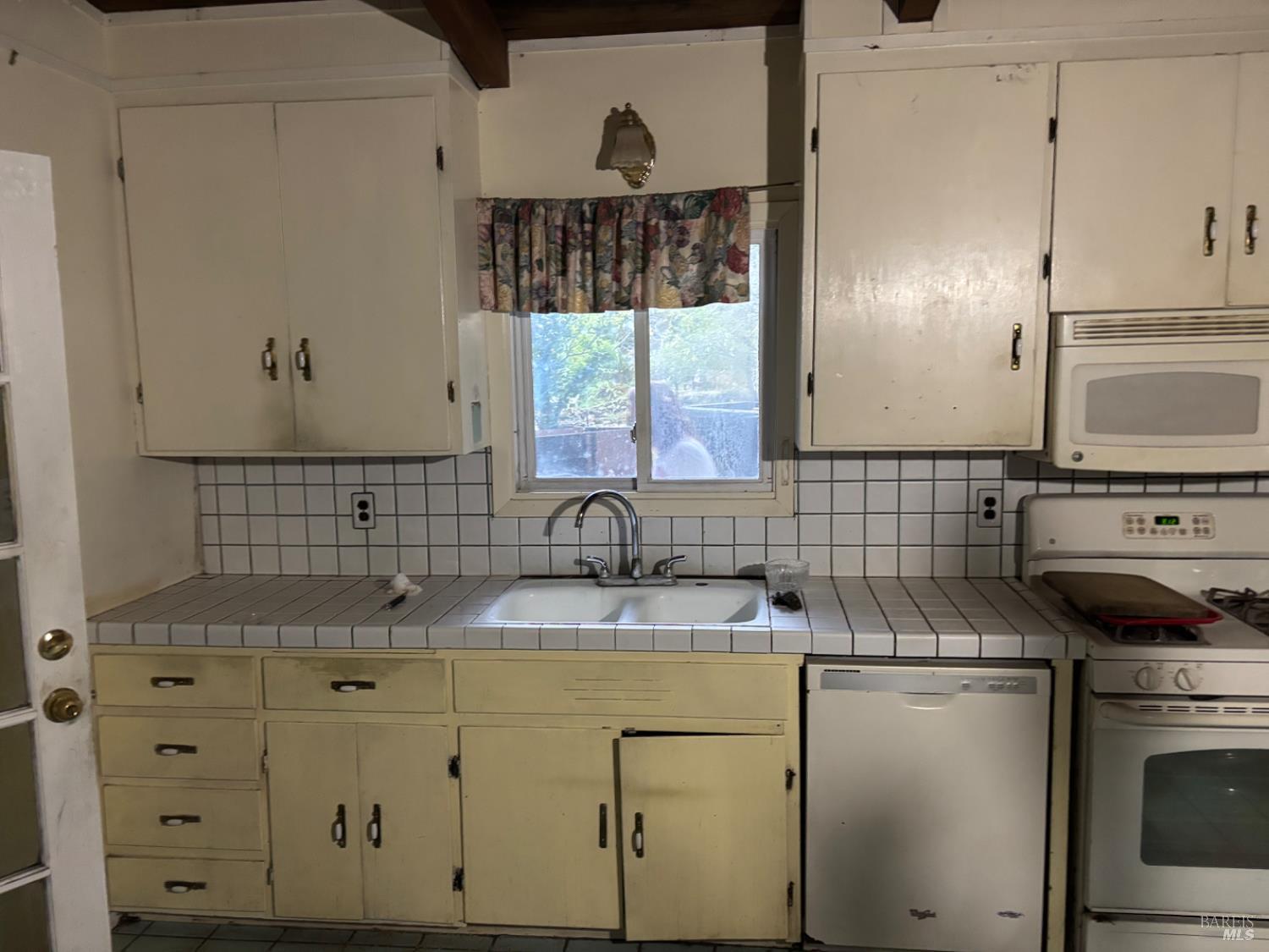 Detail Gallery Image 48 of 77 For 11 Huckleberry Hts, Cazadero,  CA 95421 - 2 Beds | 3 Baths