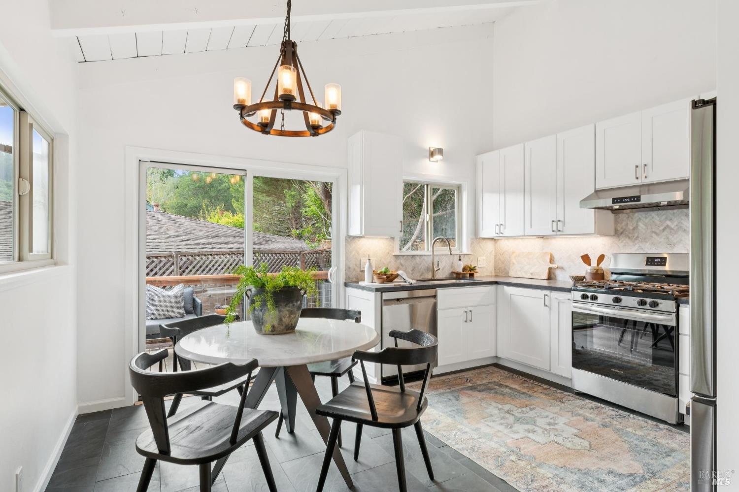 Detail Gallery Image 16 of 62 For 362 Pine Hill Rd, Mill Valley,  CA 94941 - 3 Beds | 2 Baths