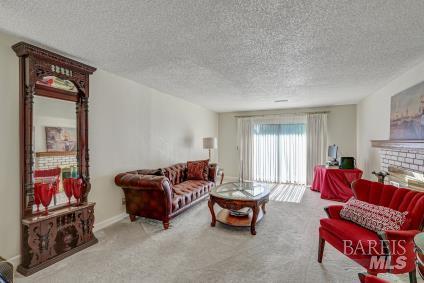 Detail Gallery Image 4 of 28 For 2825 Sundown Cir, Fairfield,  CA 94533 - 2 Beds | 2 Baths