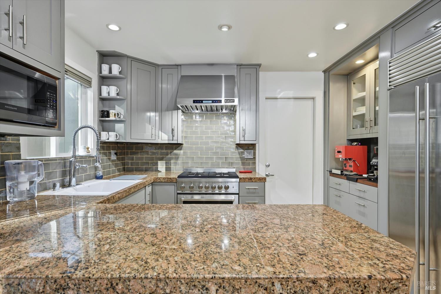 Detail Gallery Image 9 of 44 For 19453 Mountain Mdws, Hidden Valley Lake,  CA 95467 - 3 Beds | 2 Baths