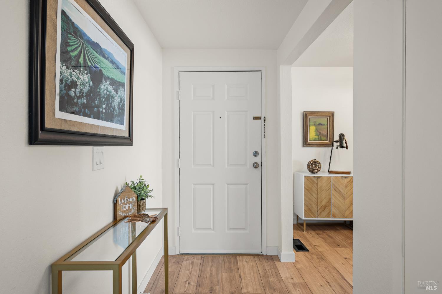 Detail Gallery Image 6 of 35 For 4127 Siskiyou Ave, Santa Rosa,  CA 95405 - 3 Beds | 2 Baths