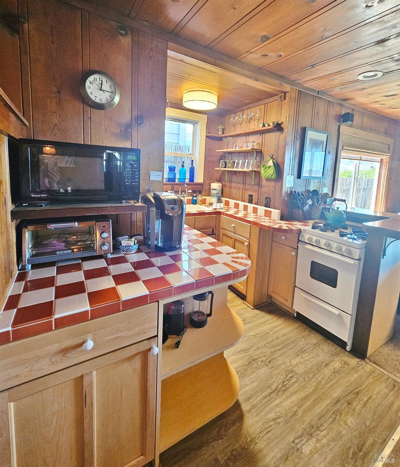 Detail Gallery Image 12 of 33 For 2935 Alleen Ave, Bodega Bay,  CA 94923 - 2 Beds | 1 Baths