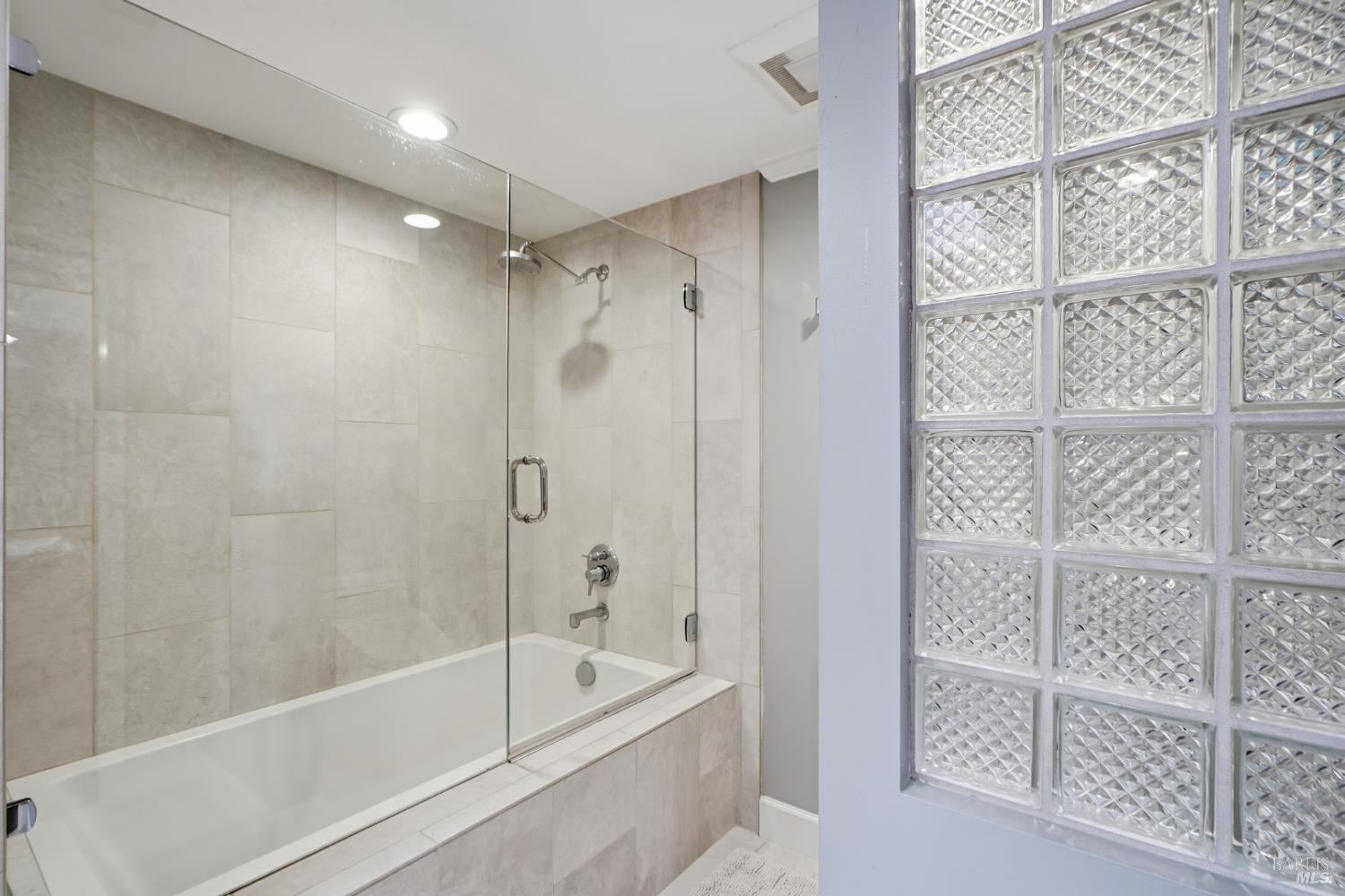 Detail Gallery Image 37 of 40 For 26 Brassie Ct, Novato,  CA 94949 - 5 Beds | 3/1 Baths