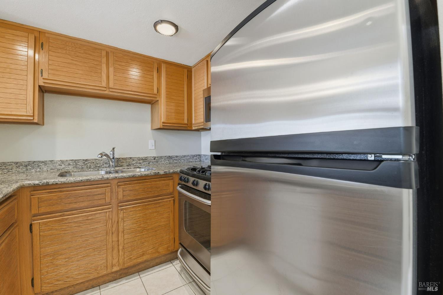 Detail Gallery Image 10 of 27 For 4632 Melody Dr #E,  Concord,  CA 94521 - 2 Beds | 2 Baths