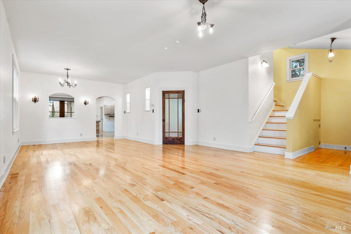 Detail Gallery Image 2 of 47 For 635 Brown St, Healdsburg,  CA 95448 - 3 Beds | 3/1 Baths