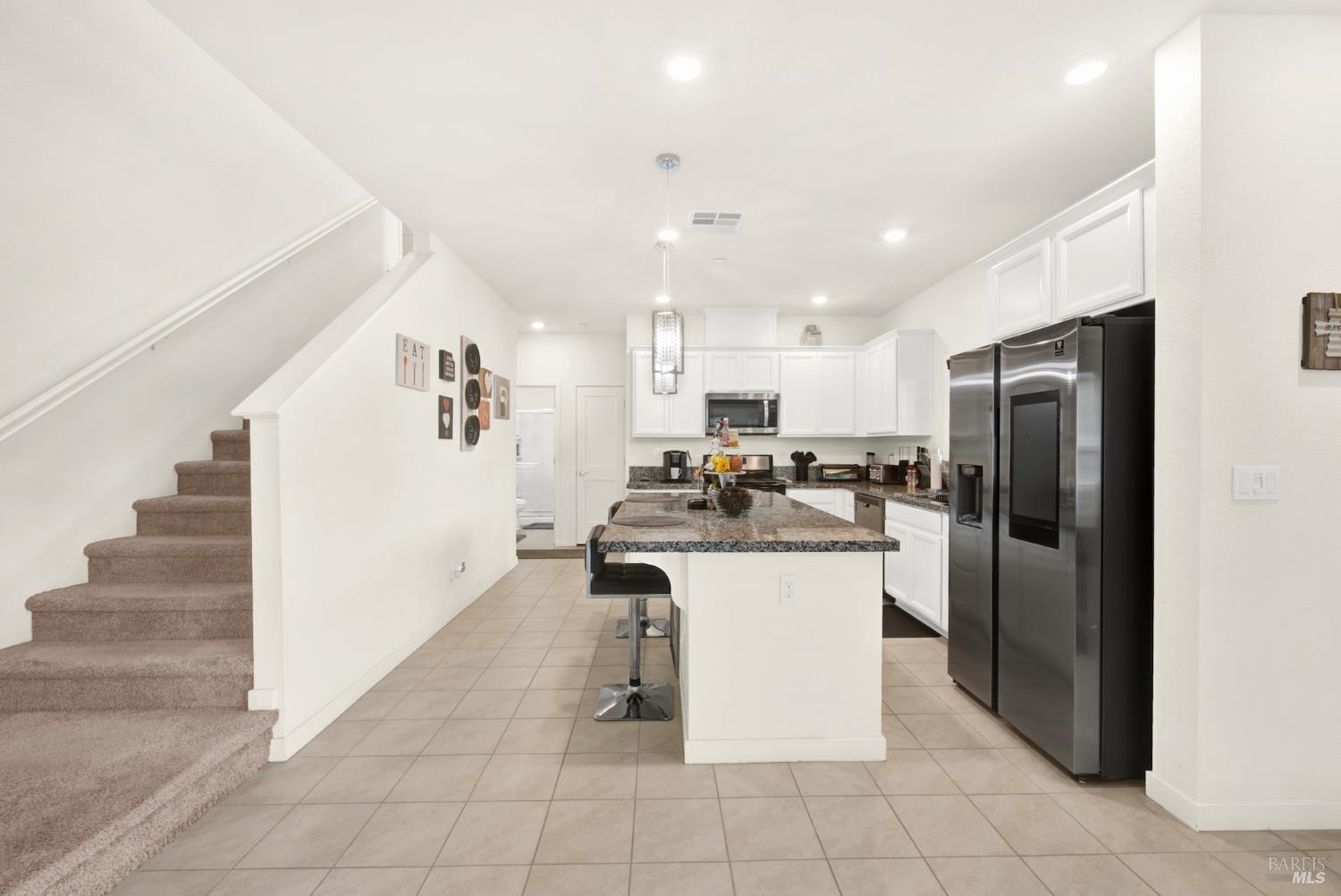 Detail Gallery Image 9 of 46 For 1100 Davidson Ct, Dixon,  CA 95620 - 4 Beds | 3 Baths