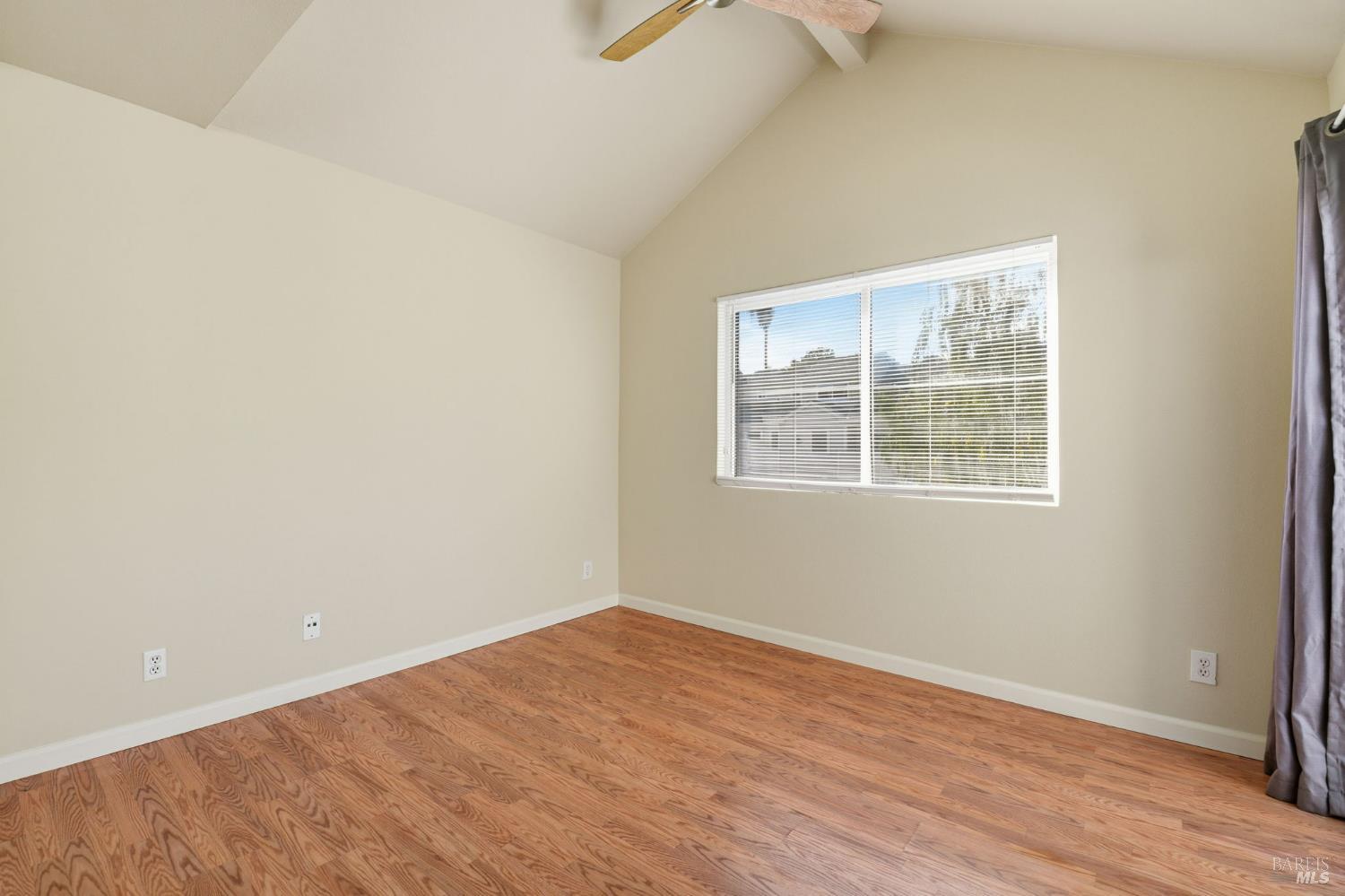 Detail Gallery Image 13 of 27 For 4632 Melody Dr #E,  Concord,  CA 94521 - 2 Beds | 2 Baths