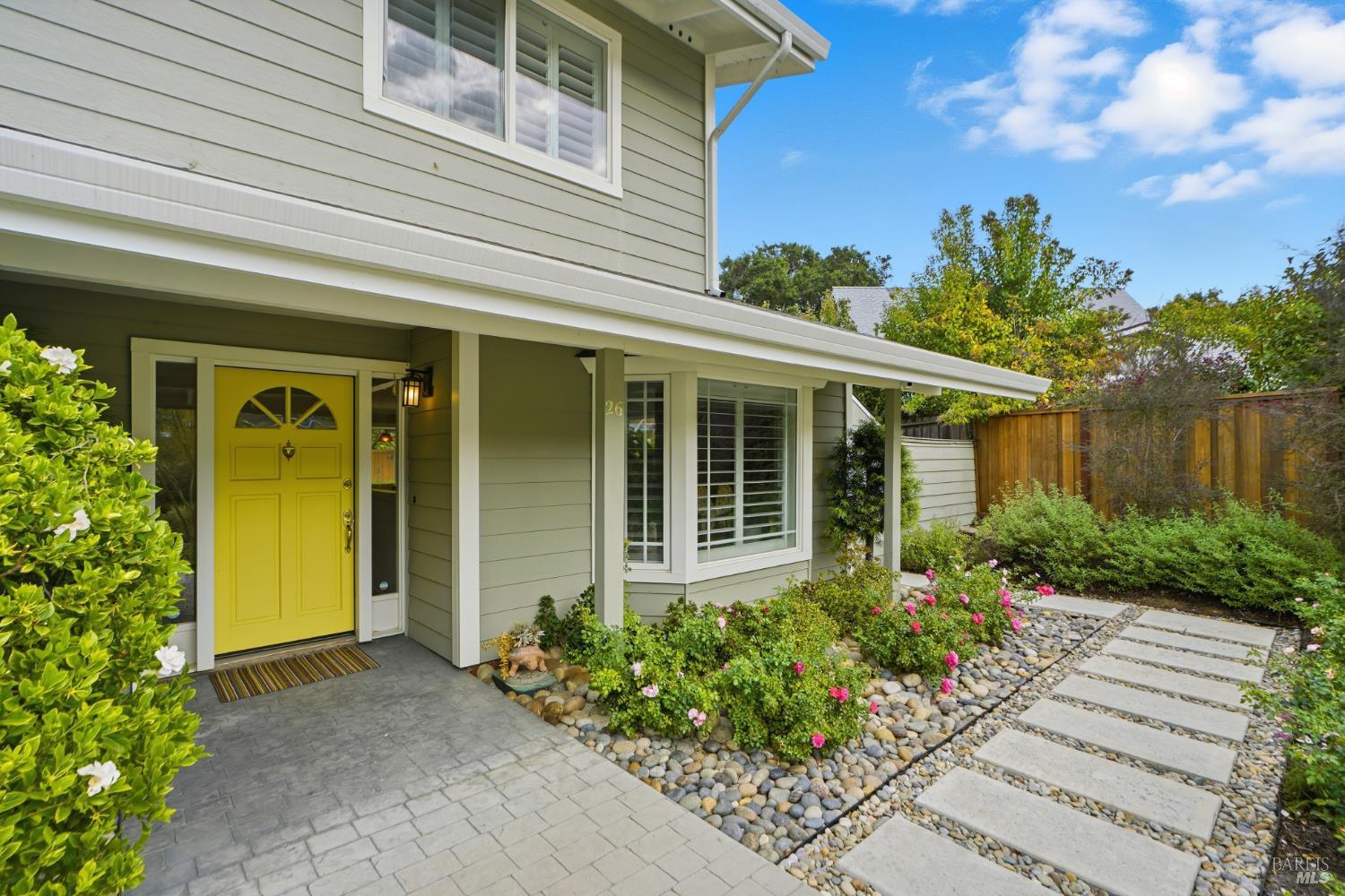 Detail Gallery Image 2 of 40 For 26 Brassie Ct, Novato,  CA 94949 - 5 Beds | 3/1 Baths