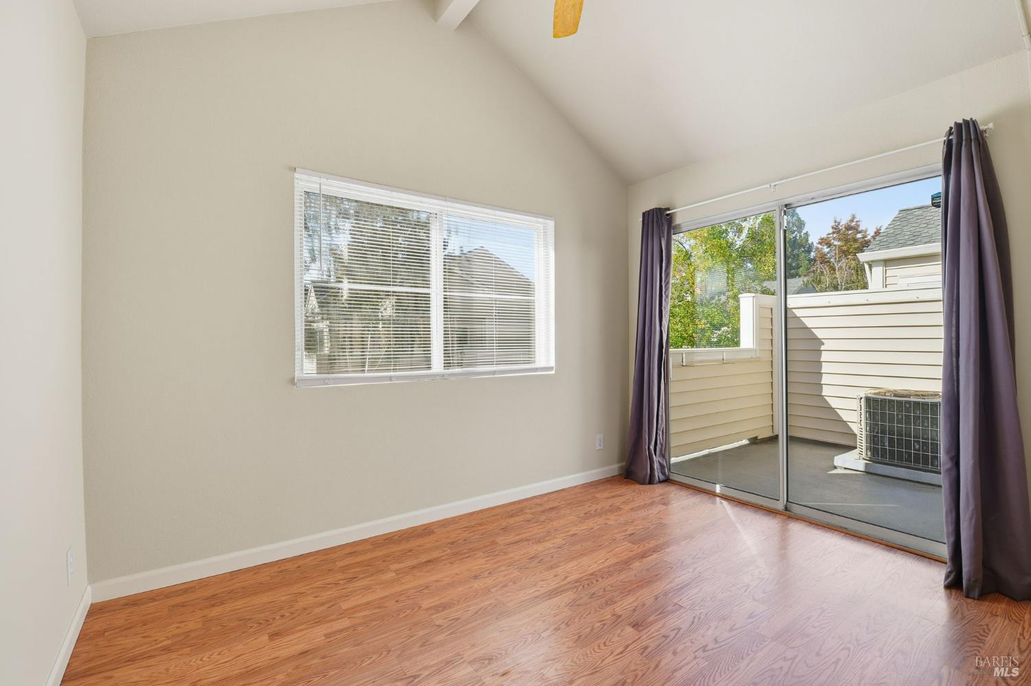 Detail Gallery Image 14 of 27 For 4632 Melody Dr #E,  Concord,  CA 94521 - 2 Beds | 2 Baths