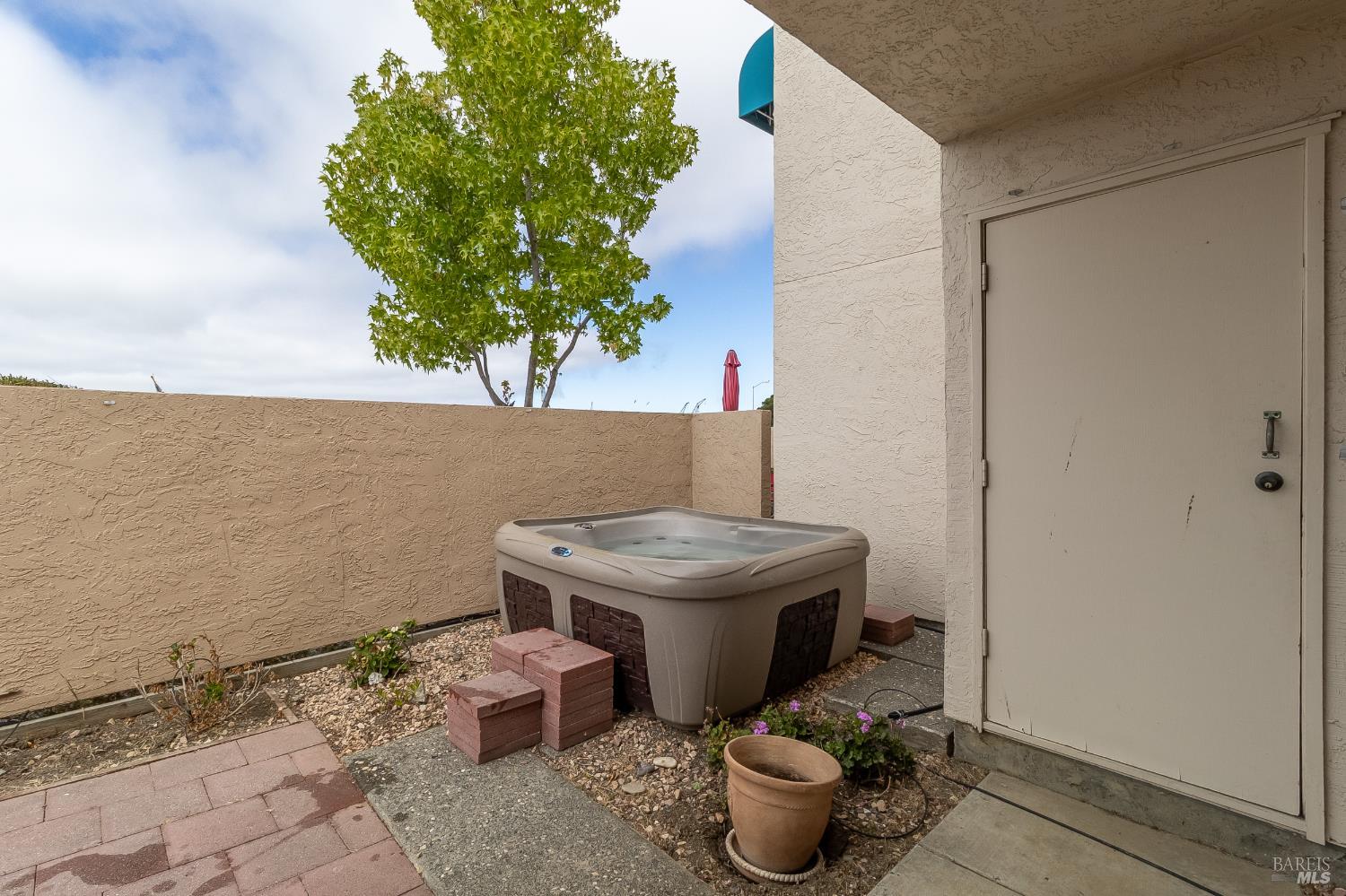 Detail Gallery Image 23 of 56 For 171 Nantucket Ln, Vallejo,  CA 94590 - 1 Beds | 1 Baths