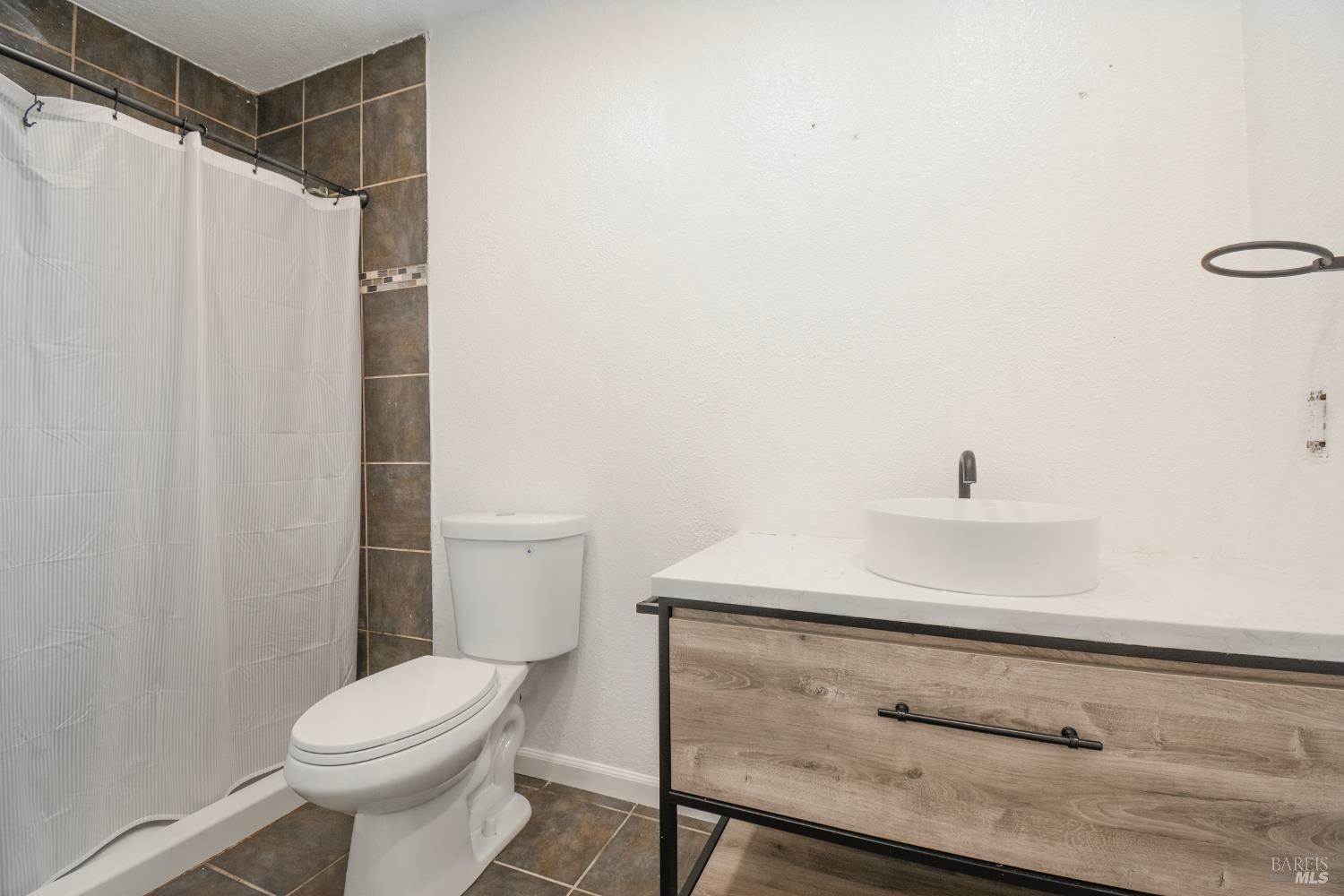 Detail Gallery Image 32 of 38 For 1314 Lois Ln, Suisun City,  CA 94585 - 4 Beds | 2 Baths