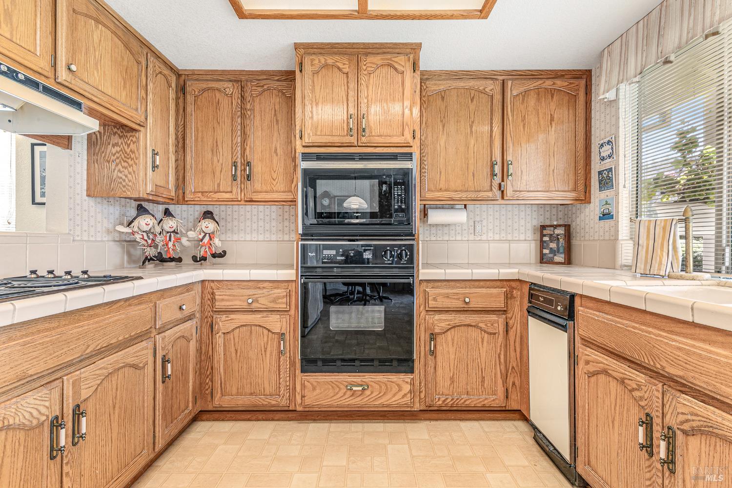 Detail Gallery Image 17 of 56 For 240 Silver Creek Cir, Santa Rosa,  CA 95409 - 3 Beds | 2 Baths