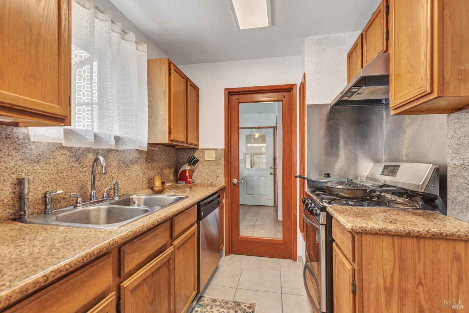 Detail Gallery Image 11 of 24 For 129 S 35th St, Richmond,  CA 94804 - 3 Beds | 1/1 Baths