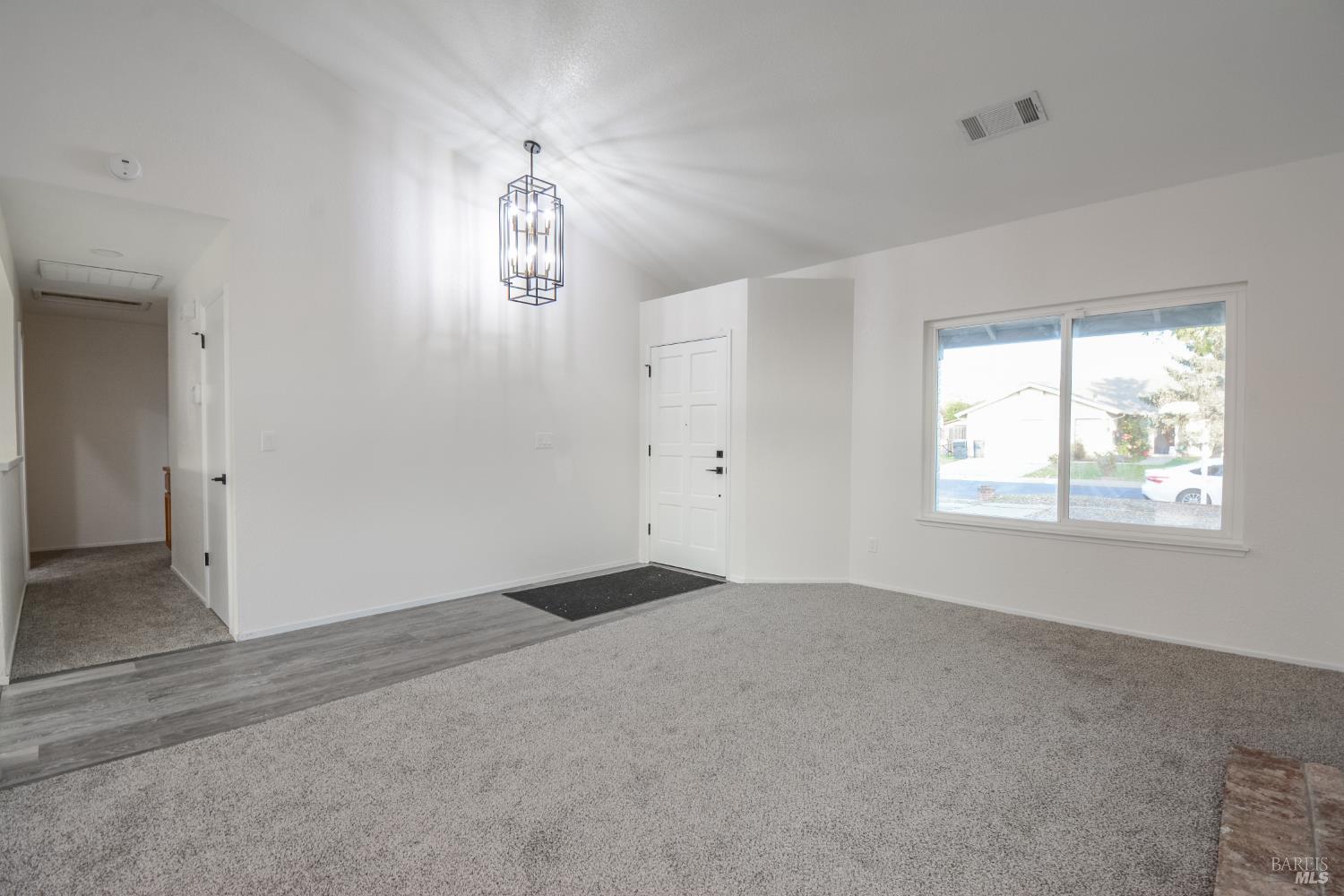 Detail Gallery Image 5 of 38 For 1314 Lois Ln, Suisun City,  CA 94585 - 4 Beds | 2 Baths