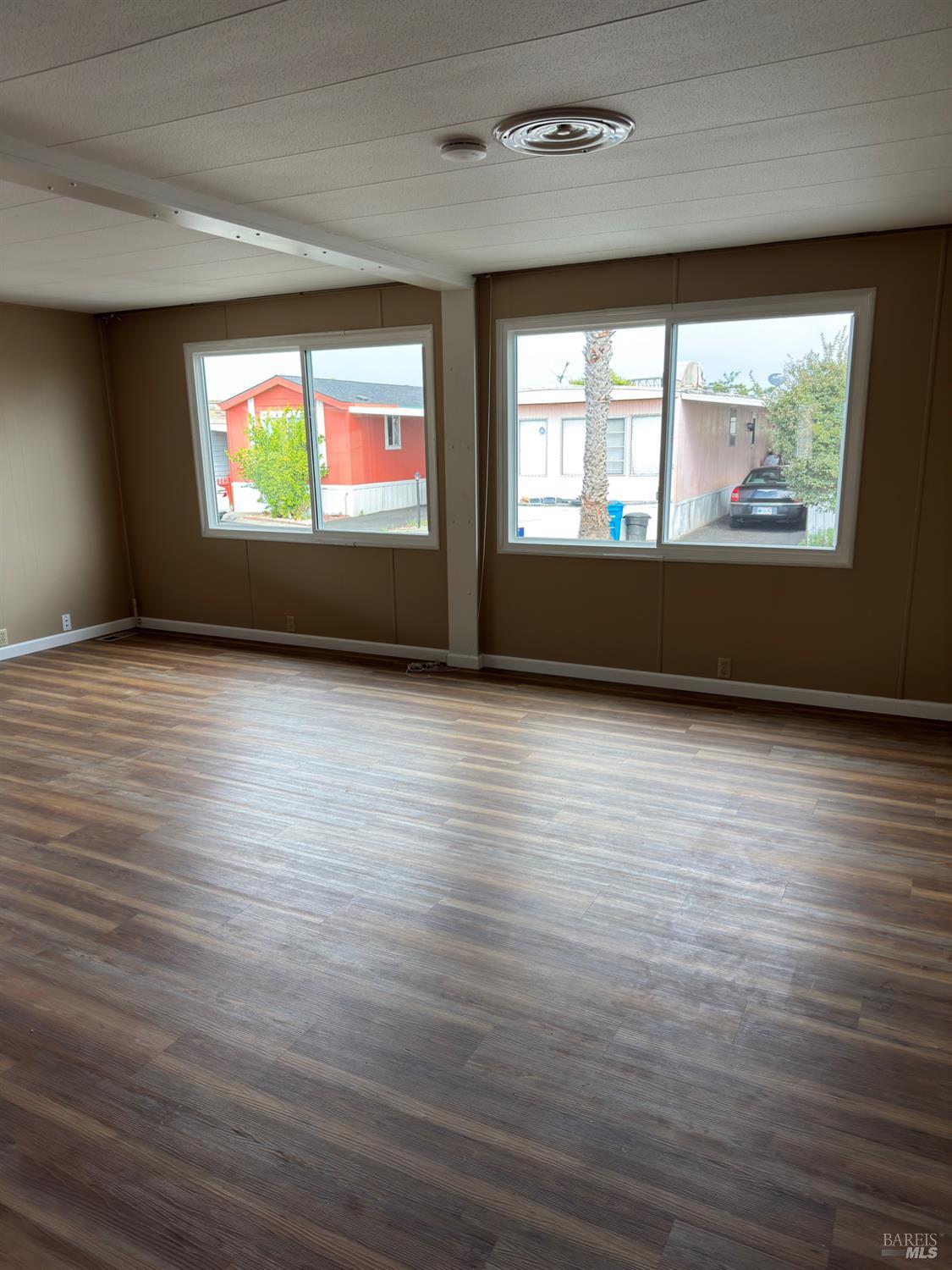 Detail Gallery Image 4 of 24 For 76 Heliotrope St, Vallejo,  CA 94589 - 2 Beds | 2 Baths