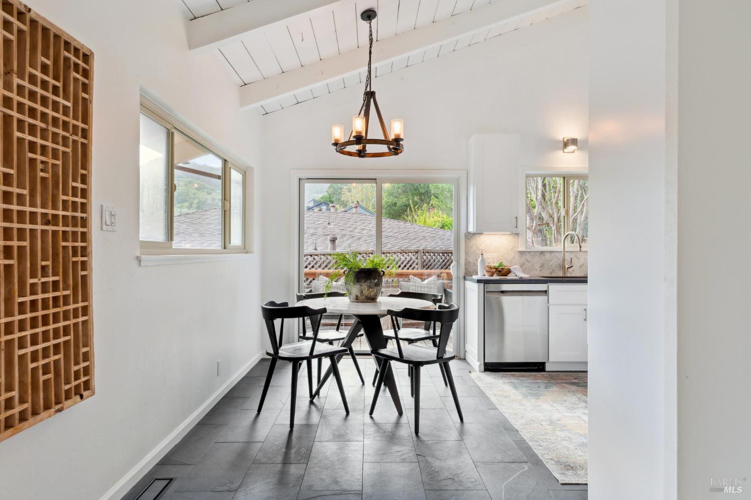 Detail Gallery Image 14 of 62 For 362 Pine Hill Rd, Mill Valley,  CA 94941 - 3 Beds | 2 Baths