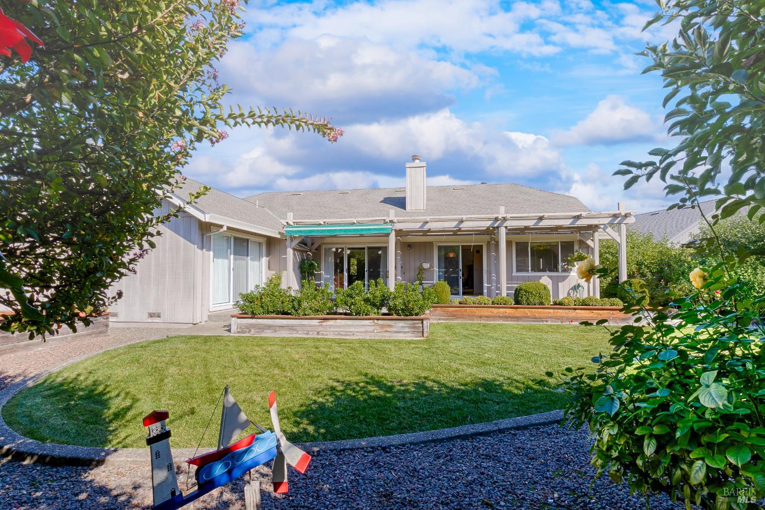 Detail Gallery Image 49 of 56 For 240 Silver Creek Cir, Santa Rosa,  CA 95409 - 3 Beds | 2 Baths