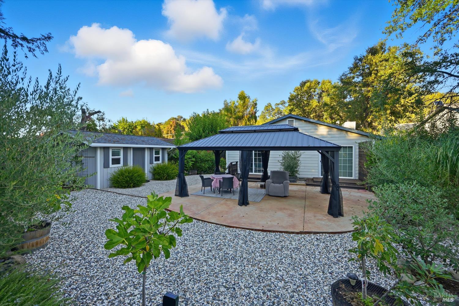 Detail Gallery Image 34 of 44 For 19453 Mountain Mdws, Hidden Valley Lake,  CA 95467 - 3 Beds | 2 Baths