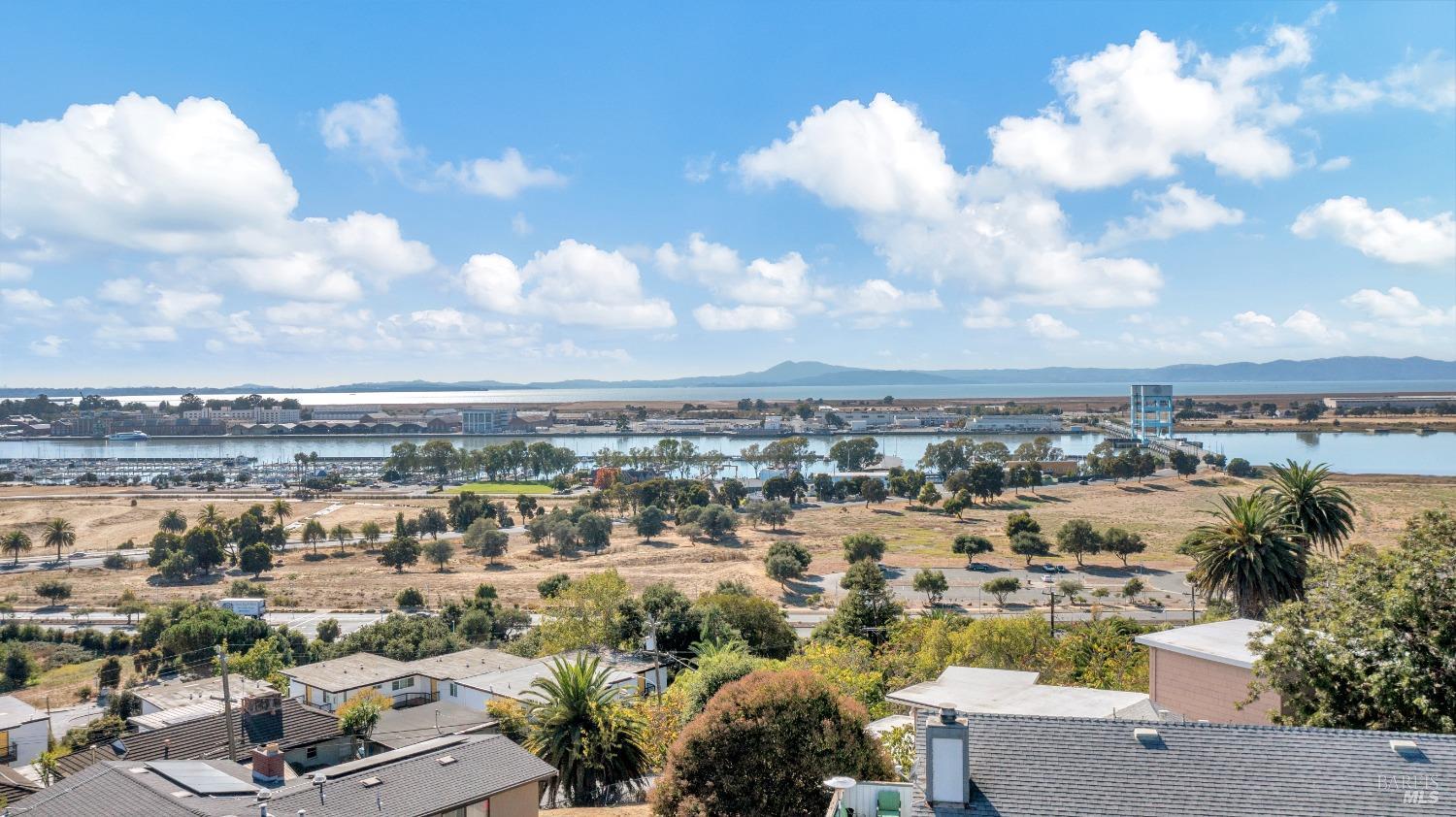 Detail Gallery Image 2 of 28 For 104 Baxter St, Vallejo,  CA 94590 - 2 Beds | 1 Baths