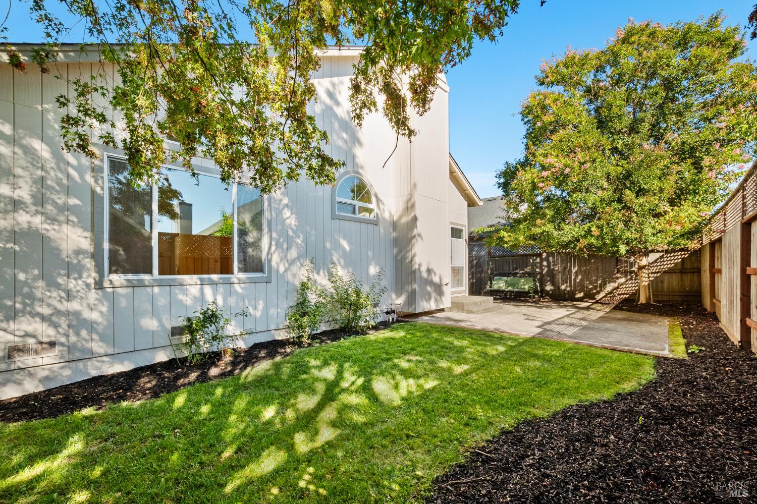 Detail Gallery Image 2 of 42 For 2154 Nw Longhorn Cir, Santa Rosa,  CA 95401 - 3 Beds | 2 Baths