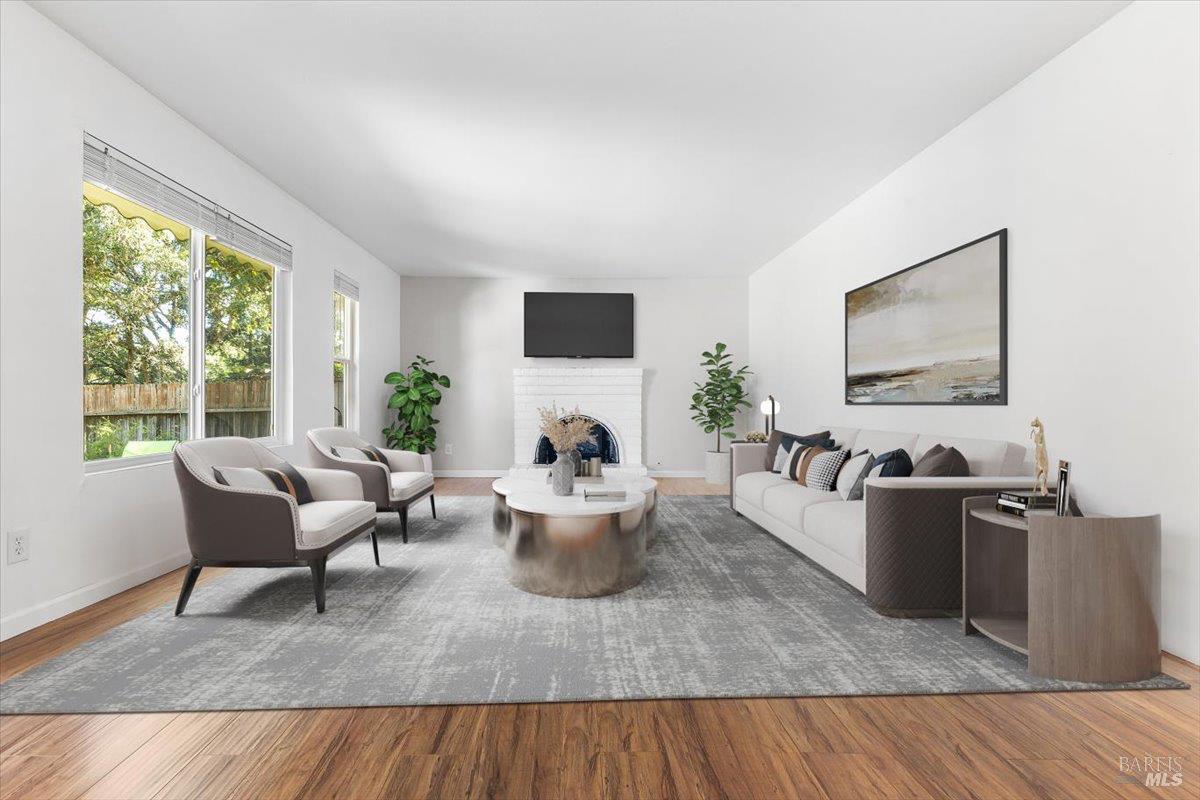 Detail Gallery Image 5 of 32 For 802 Adobe Dr, Santa Rosa,  CA 95404 - 2 Beds | 2 Baths