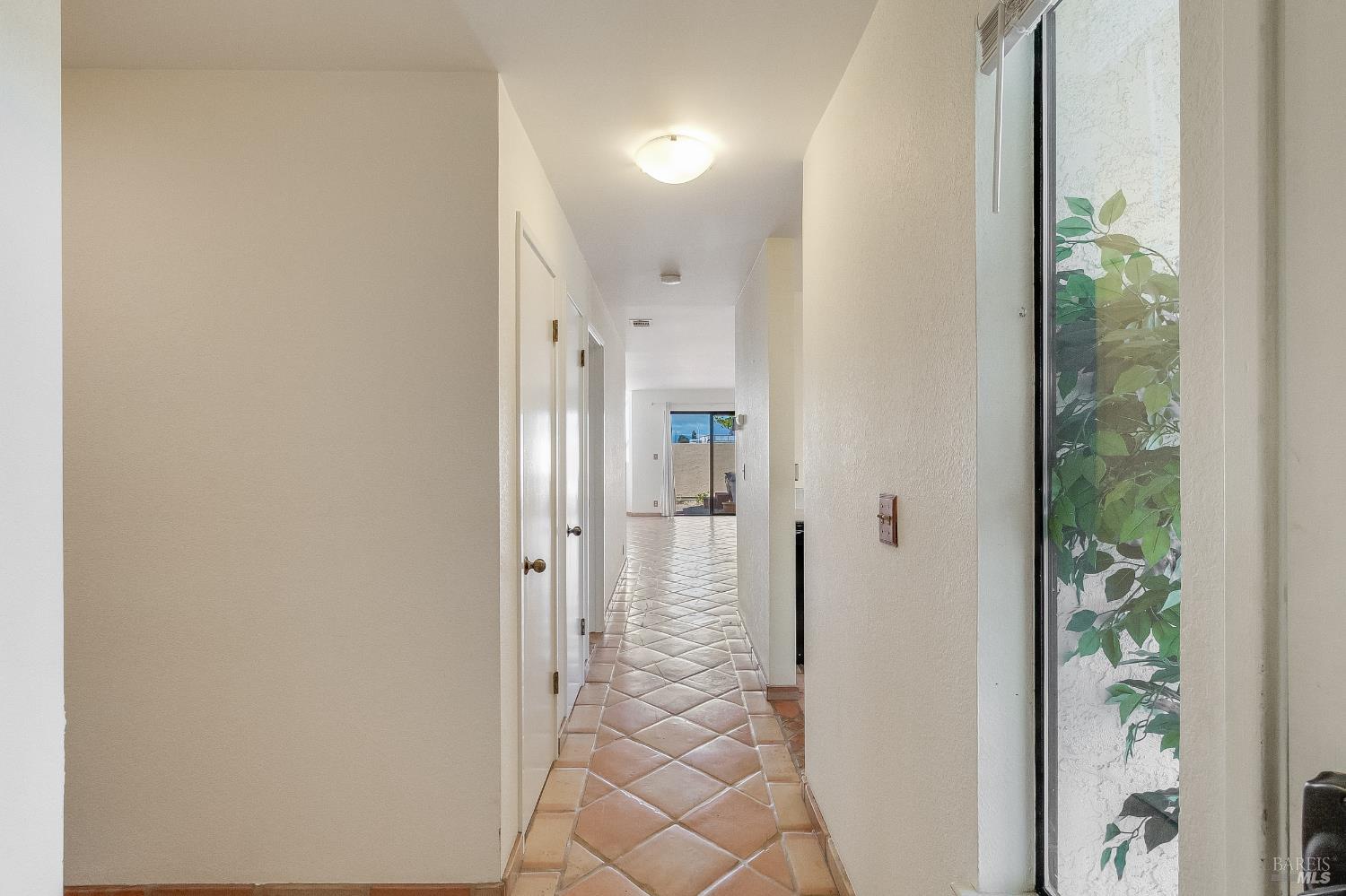 Detail Gallery Image 16 of 56 For 171 Nantucket Ln, Vallejo,  CA 94590 - 1 Beds | 1 Baths