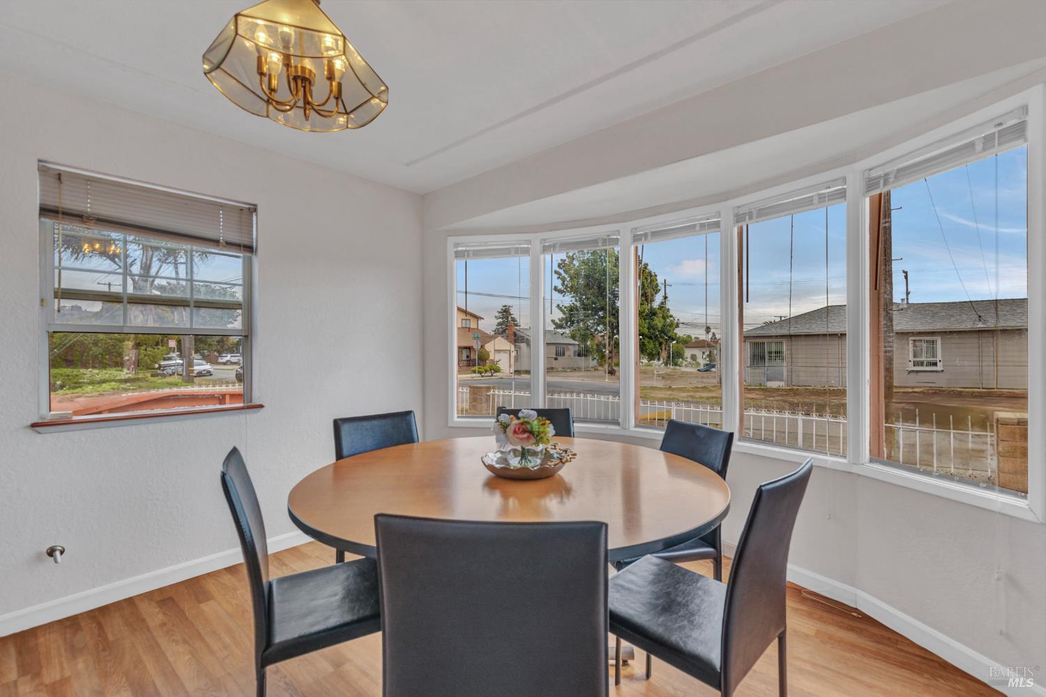 Detail Gallery Image 9 of 24 For 129 S 35th St, Richmond,  CA 94804 - 3 Beds | 1/1 Baths