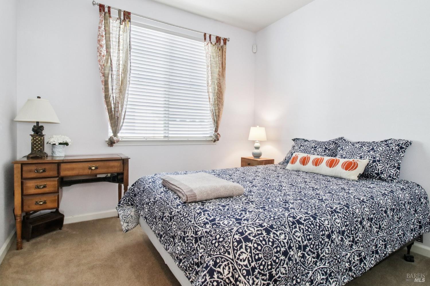 Detail Gallery Image 15 of 26 For 2455 Avignon Cir, Santa Rosa,  CA 95403 - 3 Beds | 2 Baths