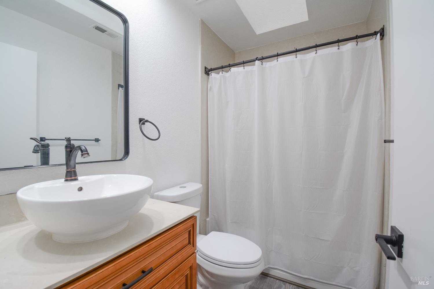 Detail Gallery Image 14 of 38 For 1314 Lois Ln, Suisun City,  CA 94585 - 4 Beds | 2 Baths