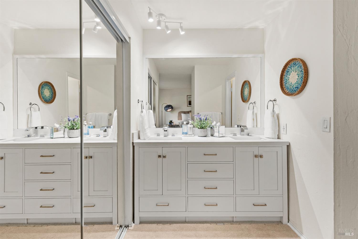 Detail Gallery Image 22 of 35 For 4127 Siskiyou Ave, Santa Rosa,  CA 95405 - 3 Beds | 2 Baths