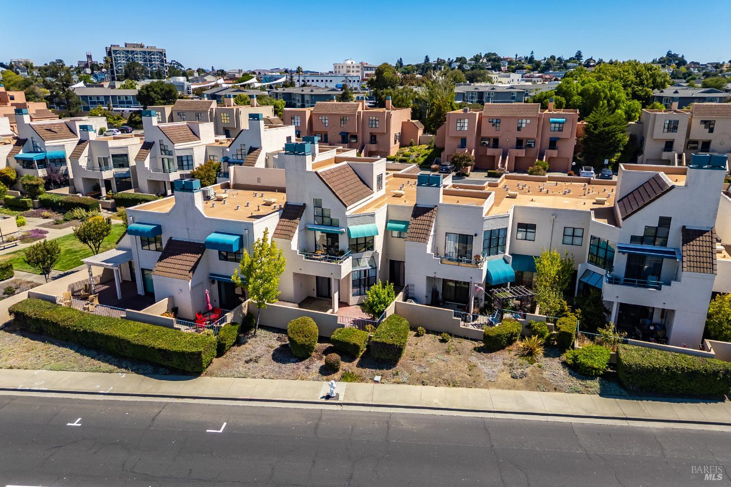 Detail Gallery Image 51 of 56 For 171 Nantucket Ln, Vallejo,  CA 94590 - 1 Beds | 1 Baths