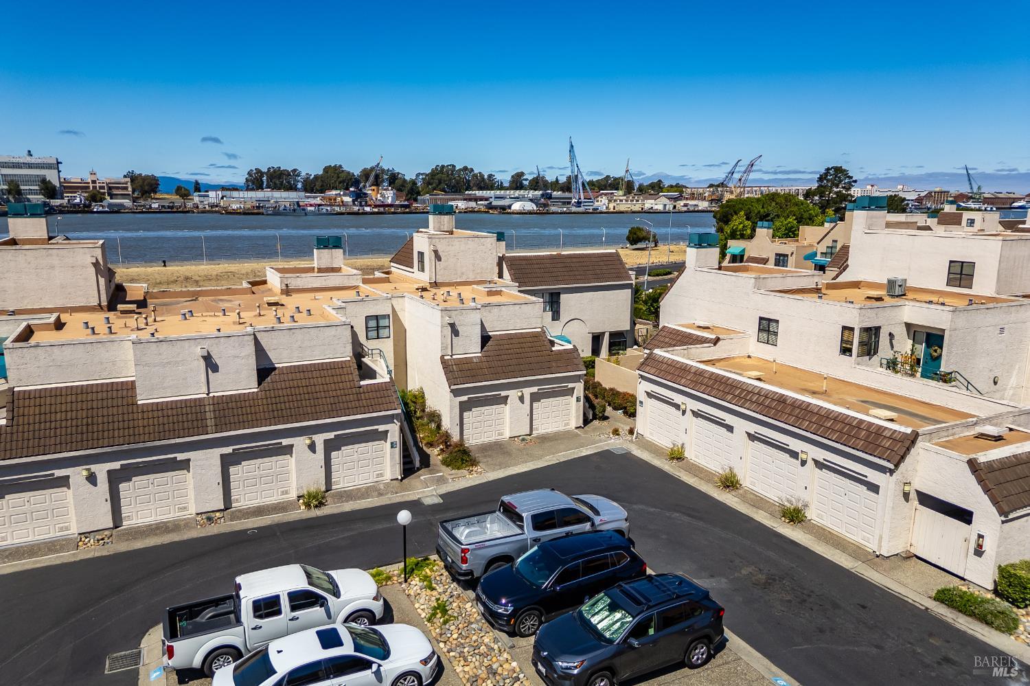 Detail Gallery Image 40 of 56 For 171 Nantucket Ln, Vallejo,  CA 94590 - 1 Beds | 1 Baths