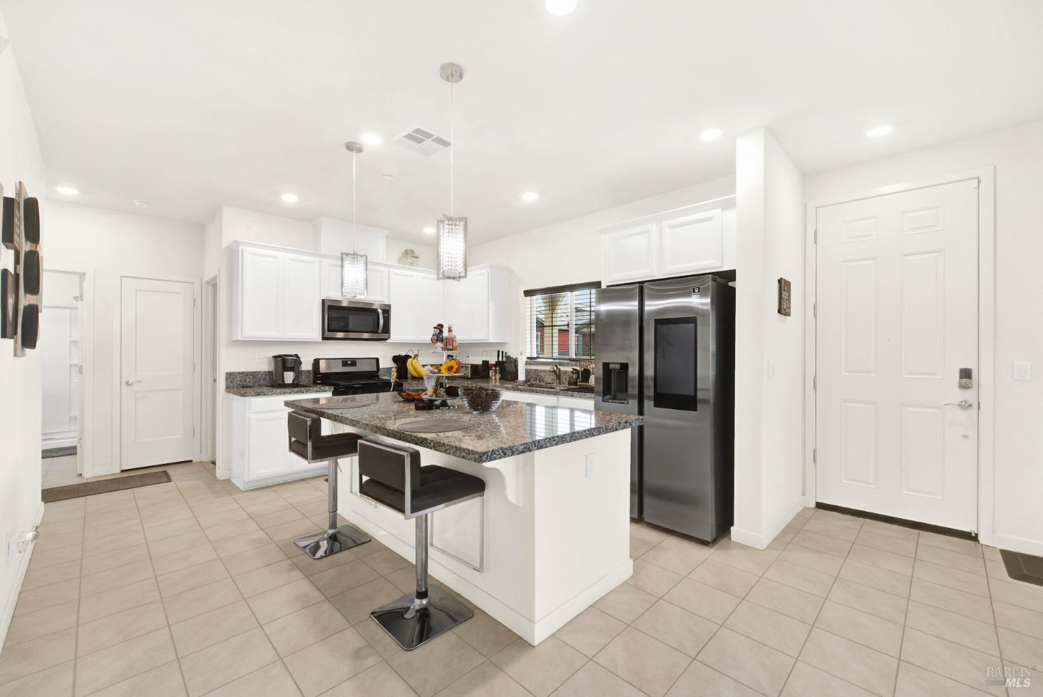 Detail Gallery Image 7 of 46 For 1100 Davidson Ct, Dixon,  CA 95620 - 4 Beds | 3 Baths