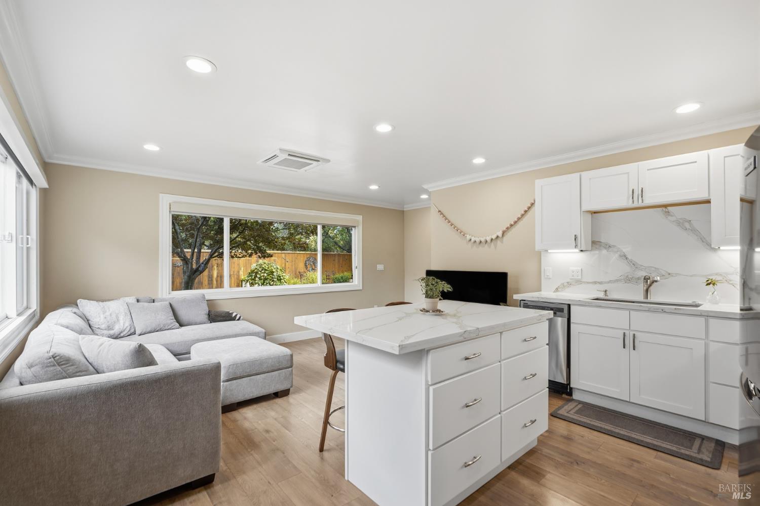 Detail Gallery Image 23 of 40 For 26 Brassie Ct, Novato,  CA 94949 - 5 Beds | 3/1 Baths