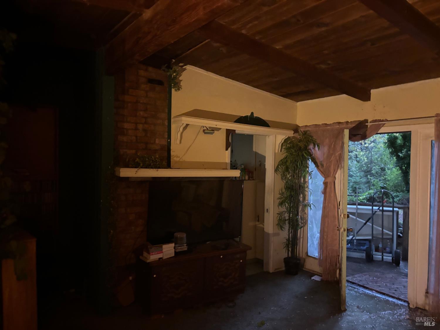 Detail Gallery Image 38 of 77 For 11 Huckleberry Hts, Cazadero,  CA 95421 - 2 Beds | 3 Baths