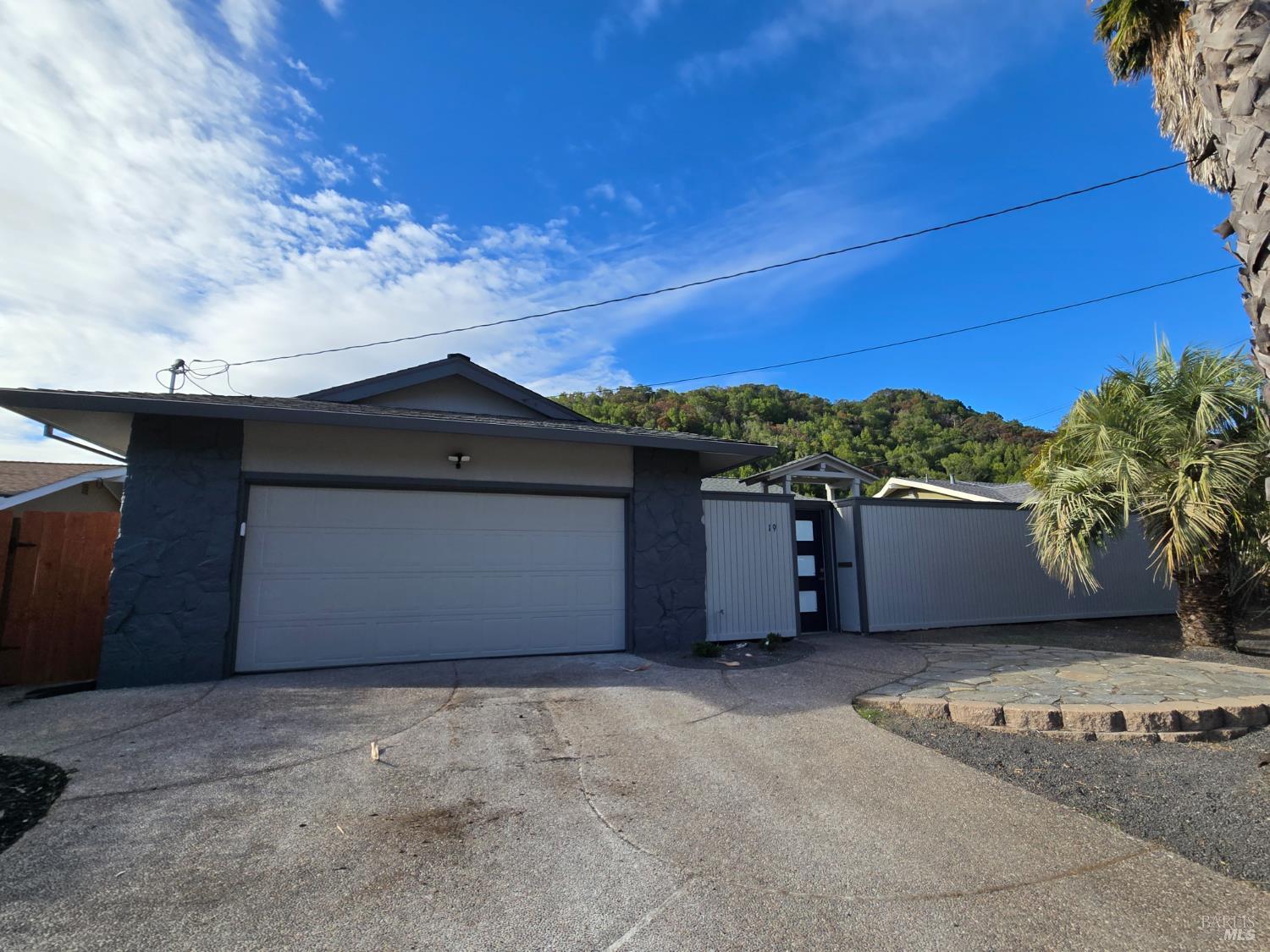 Detail Gallery Image 2 of 31 For 19 Unionstone Dr, San Rafael,  CA 94903 - 3 Beds | 2 Baths