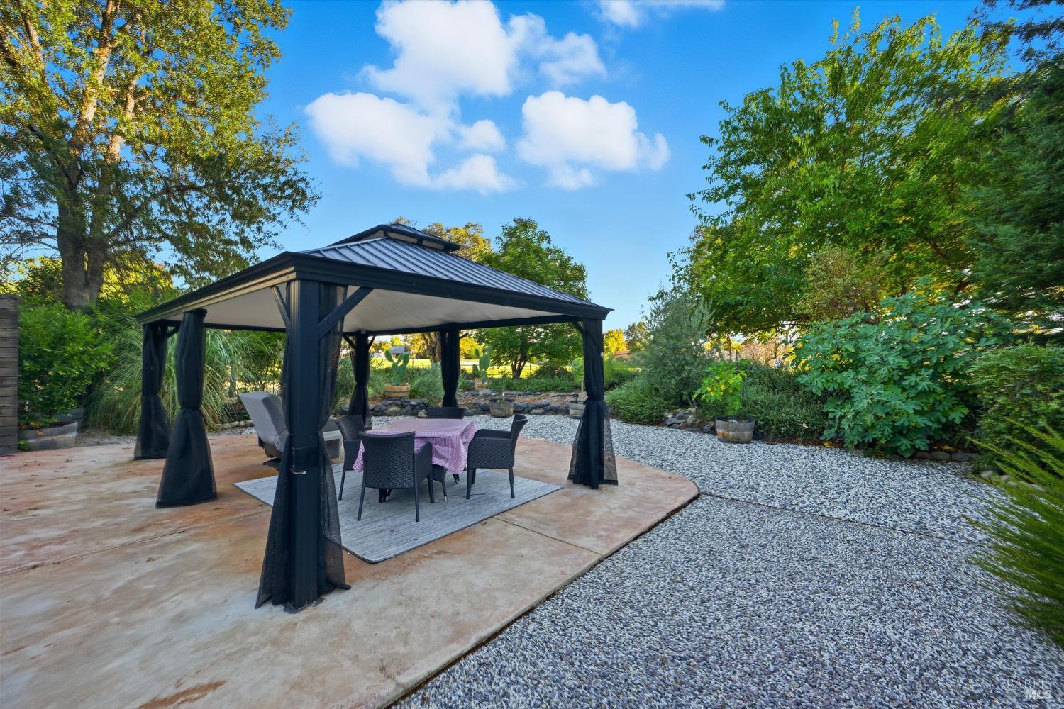 Detail Gallery Image 26 of 44 For 19453 Mountain Mdws, Hidden Valley Lake,  CA 95467 - 3 Beds | 2 Baths