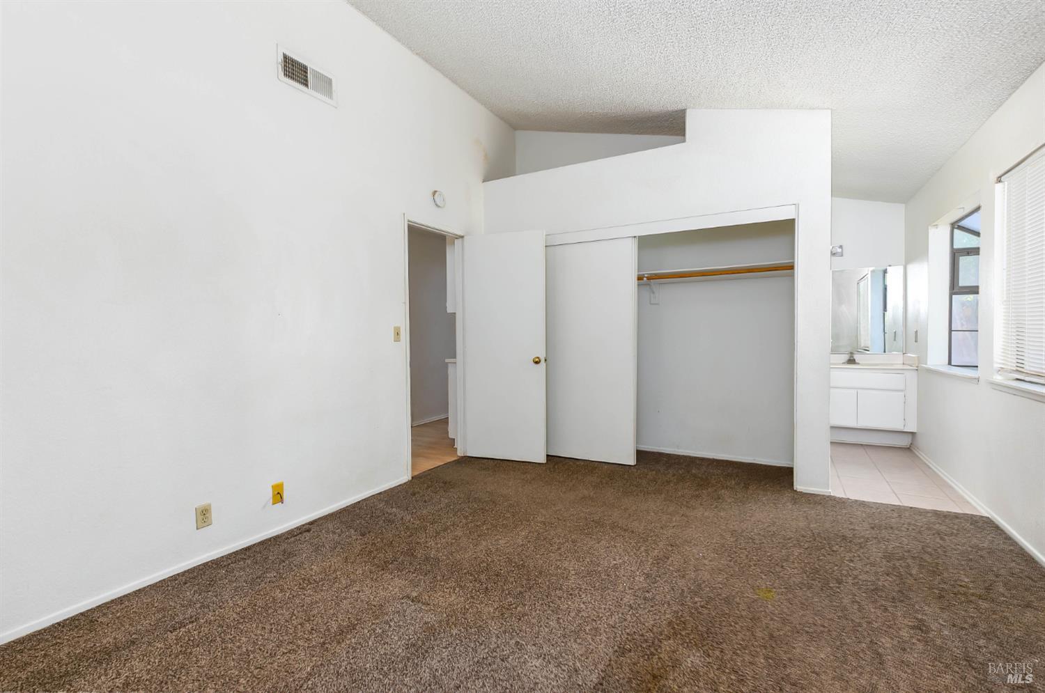 Detail Gallery Image 14 of 20 For 44609 Grove Ln, Lancaster,  CA 93534 - 3 Beds | 2 Baths