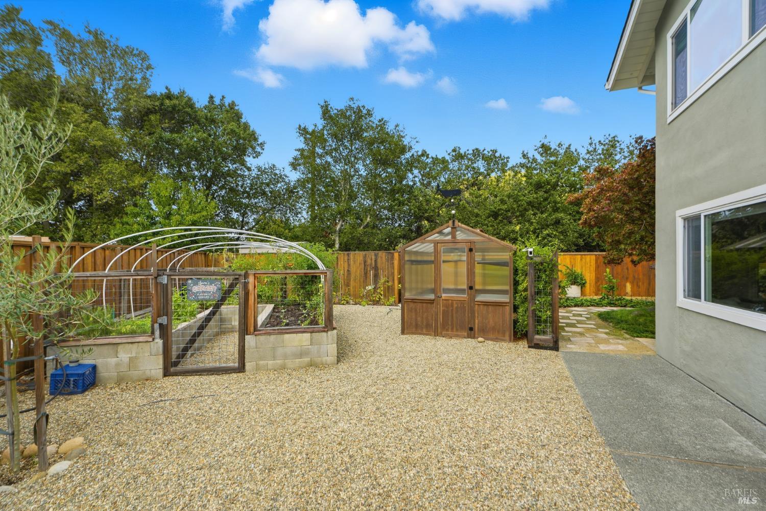 Detail Gallery Image 15 of 40 For 26 Brassie Ct, Novato,  CA 94949 - 5 Beds | 3/1 Baths