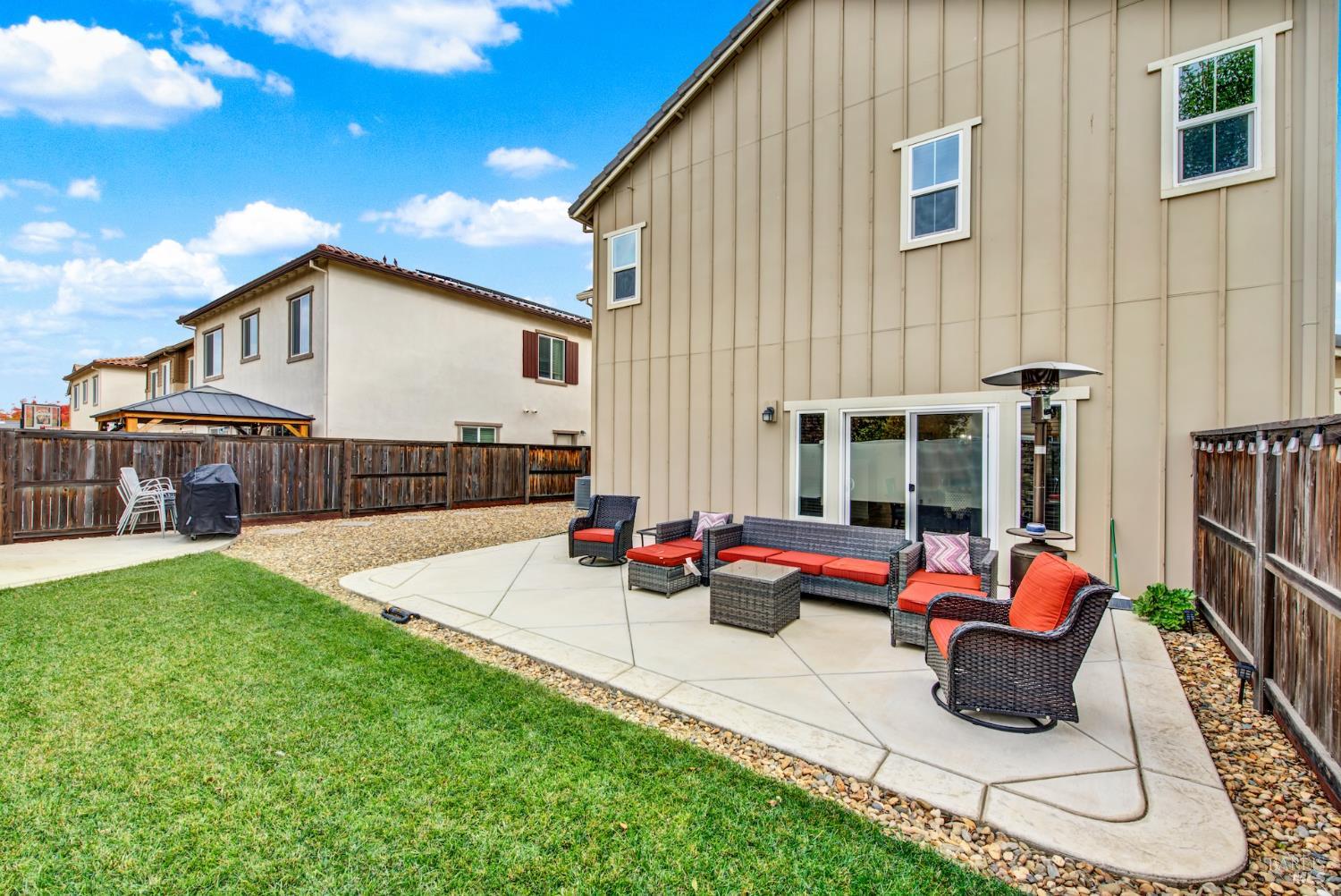 Detail Gallery Image 4 of 46 For 1100 Davidson Ct, Dixon,  CA 95620 - 4 Beds | 3 Baths