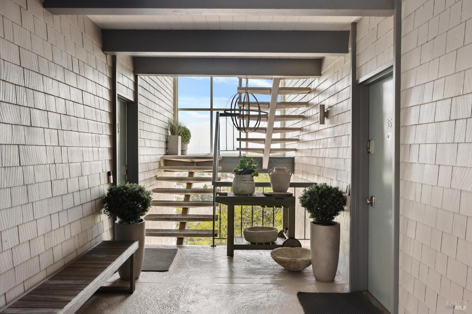 Detail Gallery Image 20 of 27 For 45 Harbor Oak Dr #14,  Tiburon,  CA 94920 - 1 Beds | 1 Baths